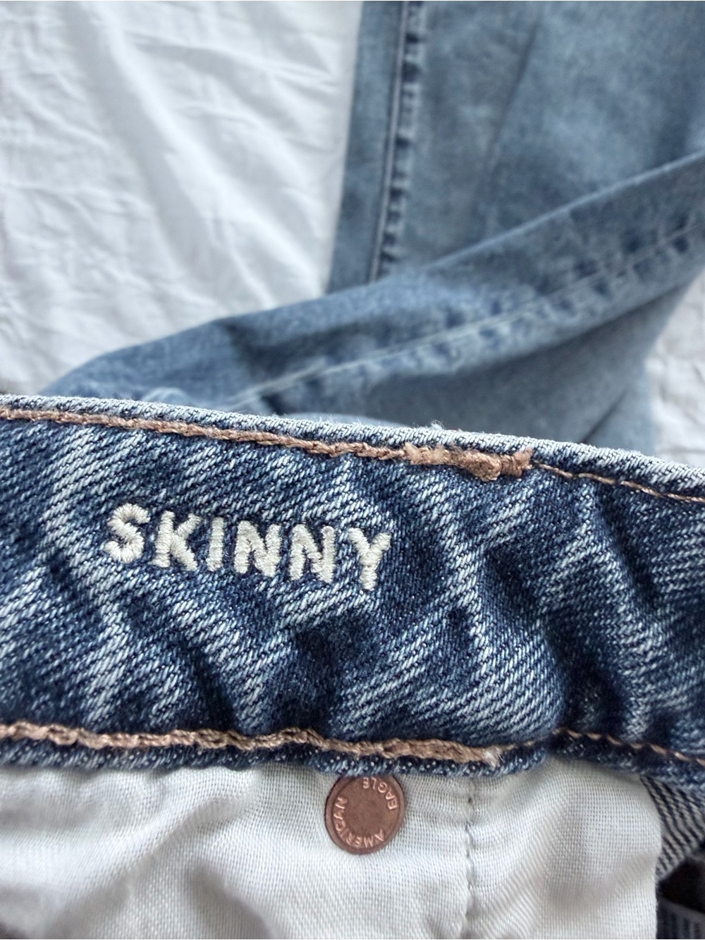 American Eagle Outfitters Medium Wash Skinny Jeans - Picture 10 of 11